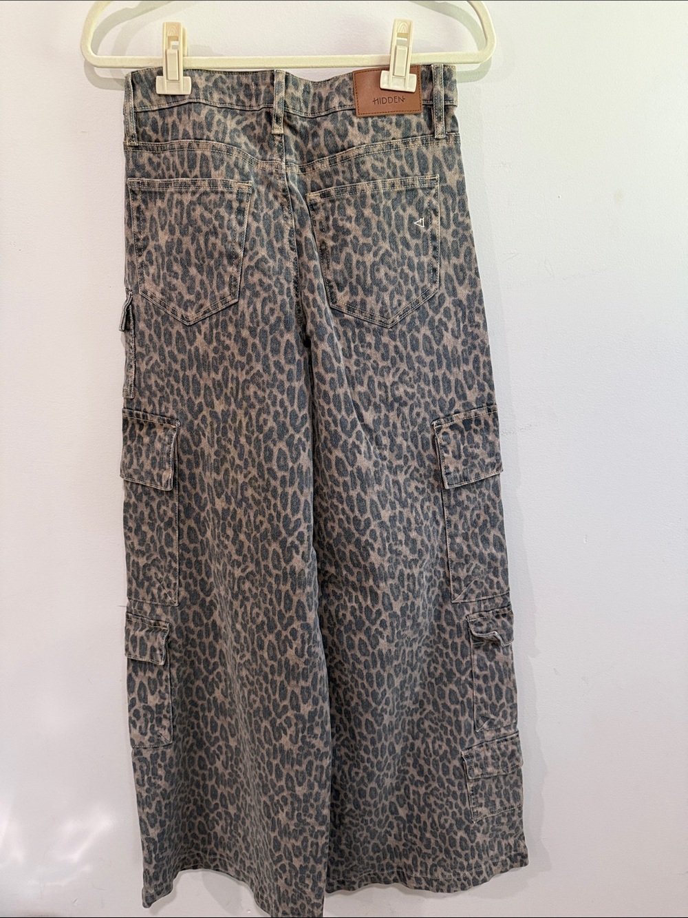 Hidden Leopard Print Wide Leg Cargo Jeans - Gray/Brown - Picture 11 of 11